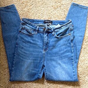 Judy Blue size 7 Skinny Blue Jeans Classic Style
